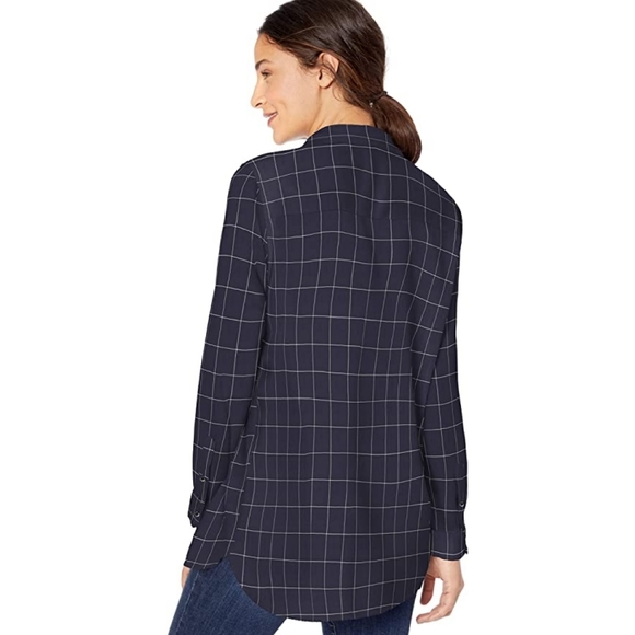 Goodthreads Women's Button Down Shirt Medium - Picture 3 of 10